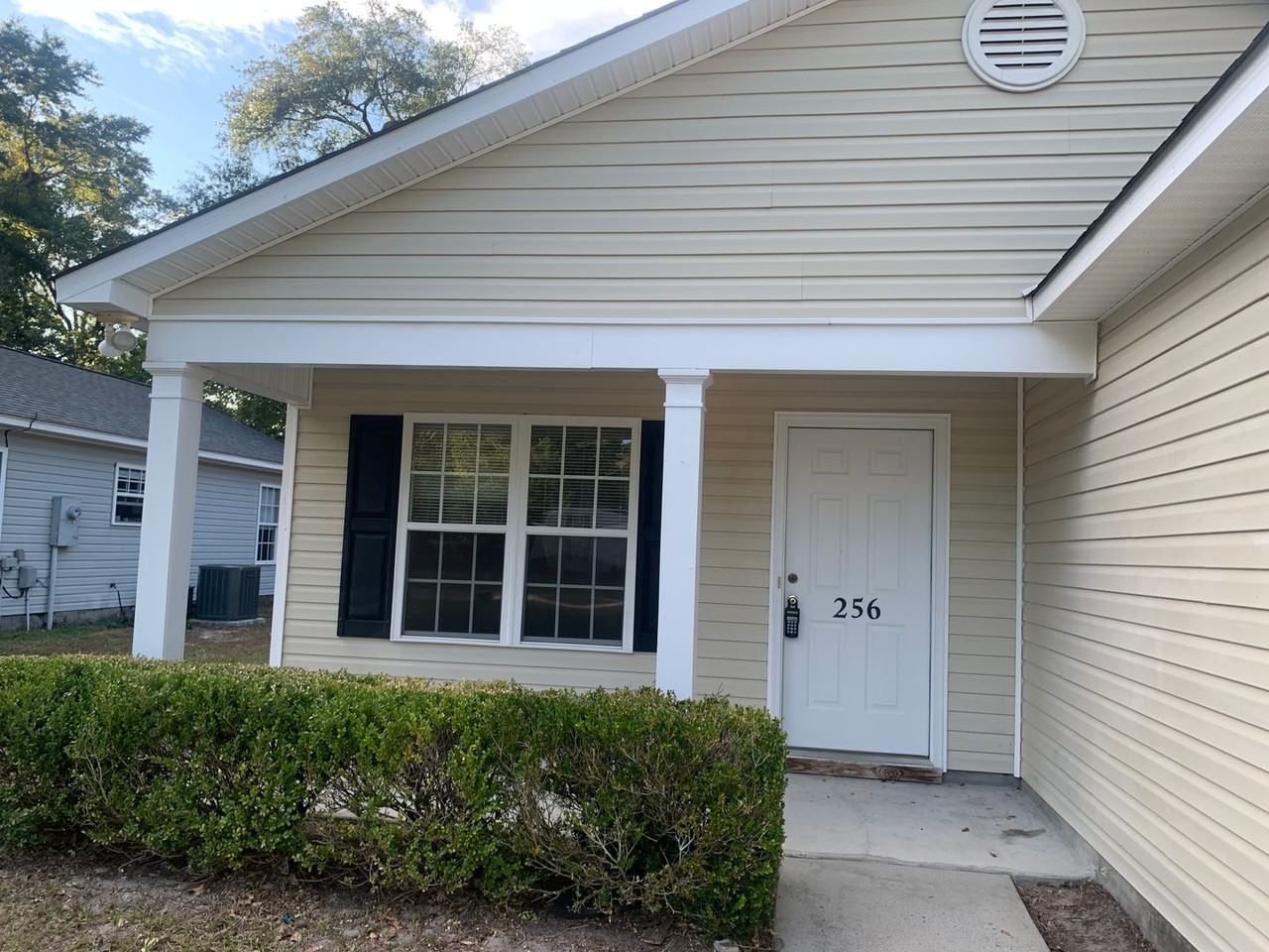 256 Victory Gardens Dr - Photo 3 of 34