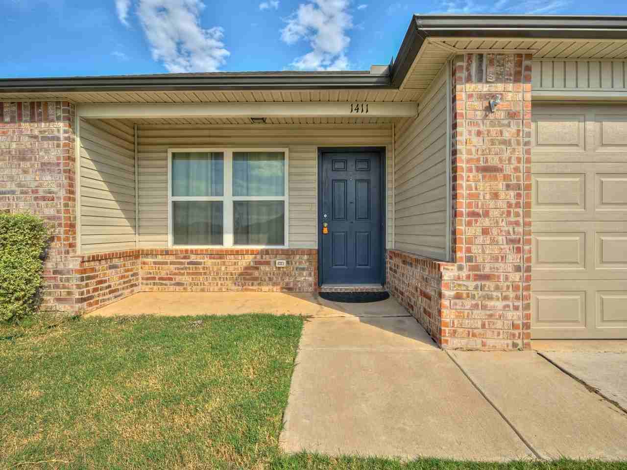1411 Chert Cir - Photo 3 of 33