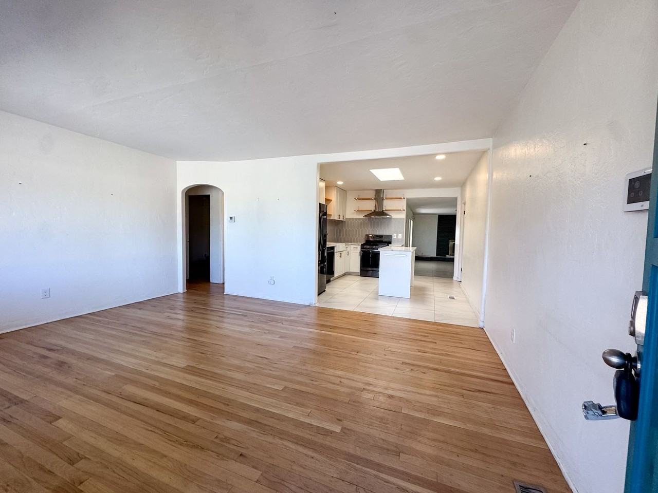 2620 Mcearl Ave Se - Photo 2 of 15