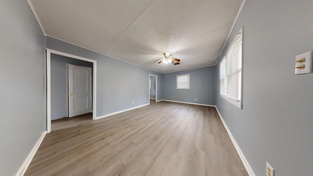 393 Spayer Ln - Photo 2 of 8