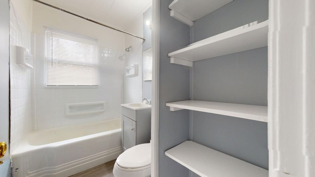 393 Spayer Ln - Photo 4 of 8