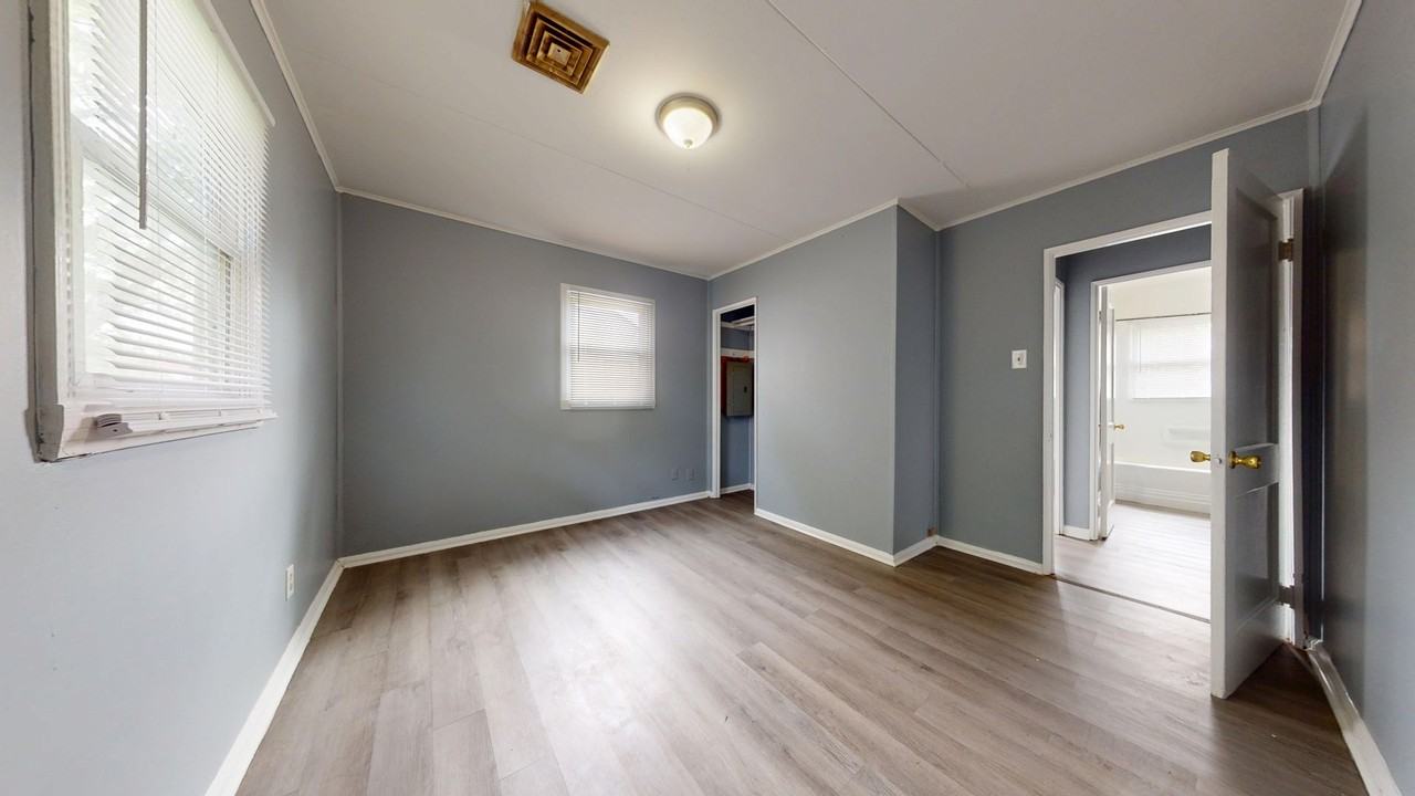 393 Spayer Ln - Photo 6 of 8