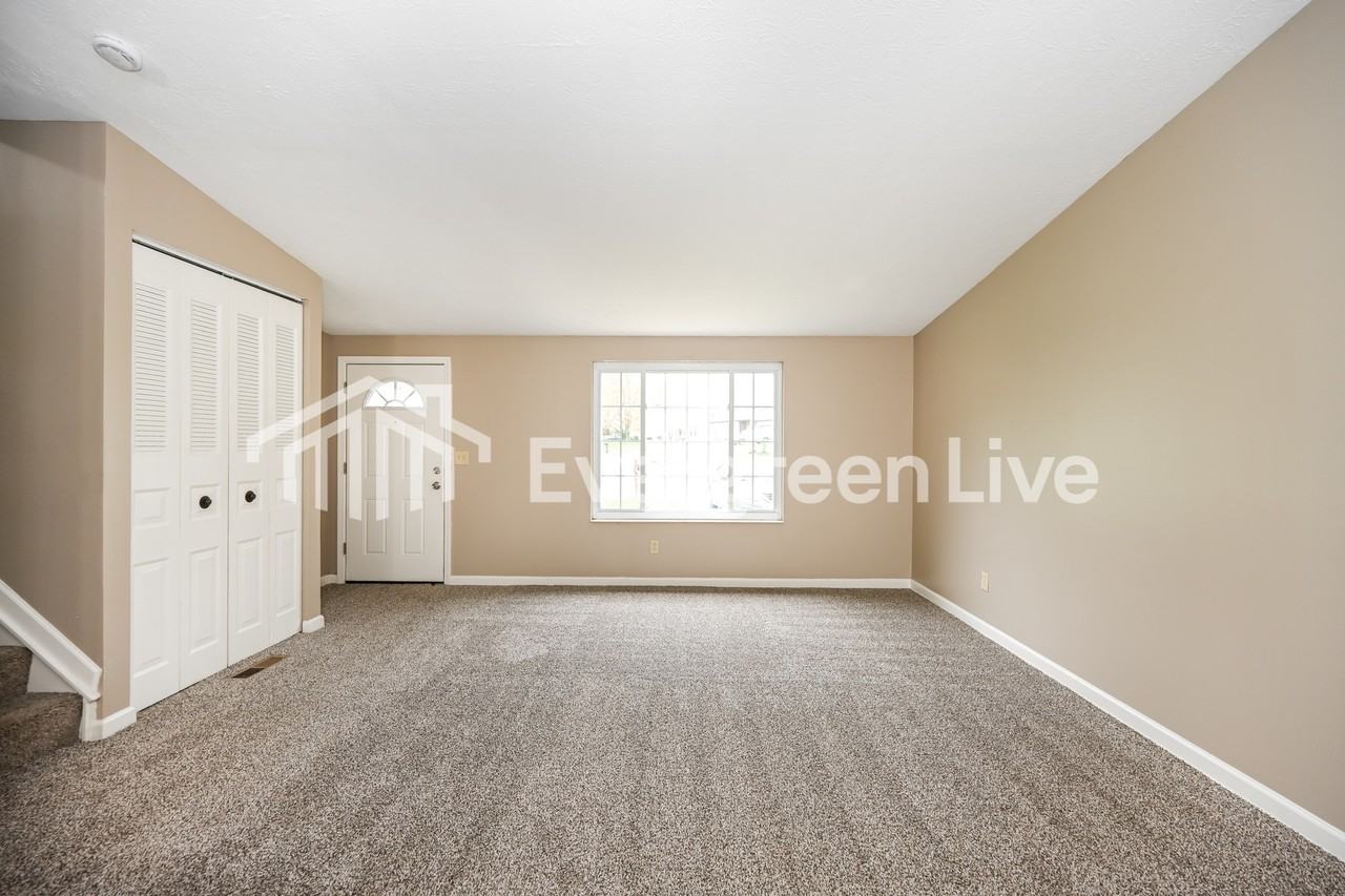 6481 Southgate Pl - Photo 3 of 15