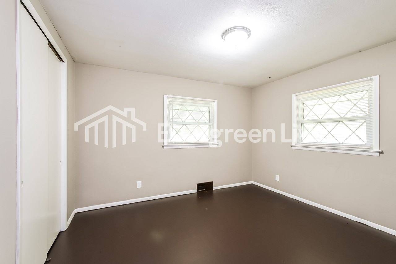 11940 Raymond Ave - Photo 7 of 15