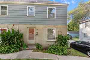 featured image of 6638 Floyd St