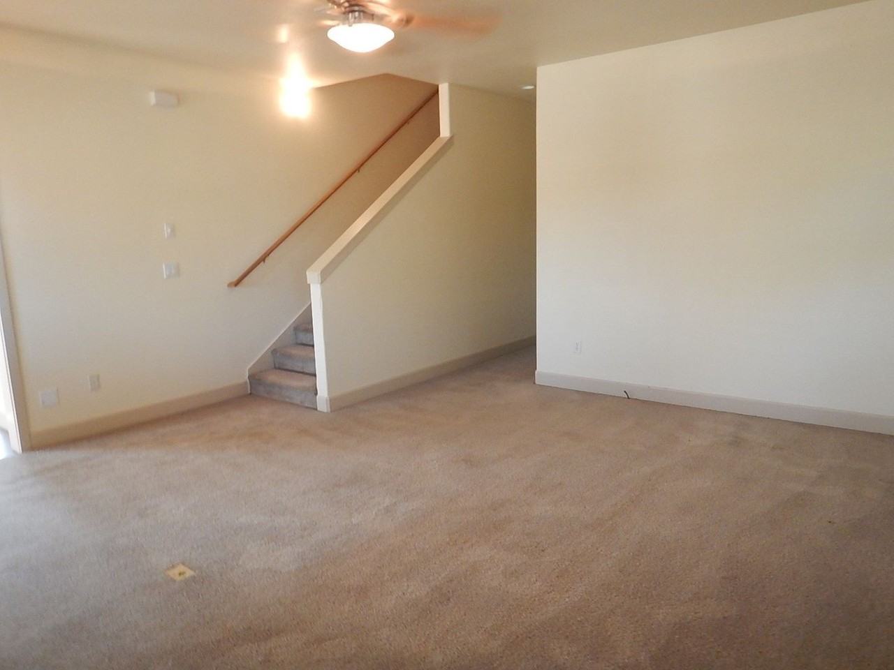704 Ne Loper Ave - Photo 3 of 25