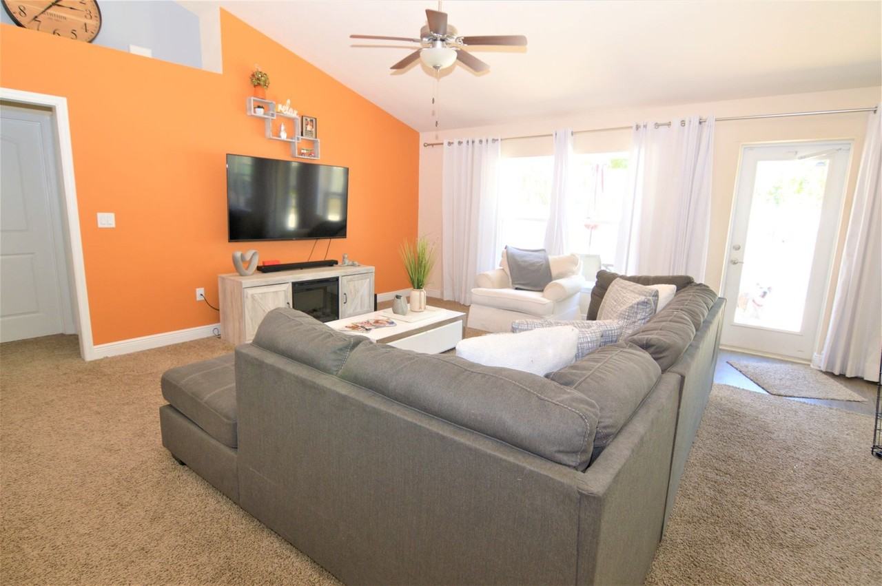 5803 Basswood Street - Photo 3 of 15