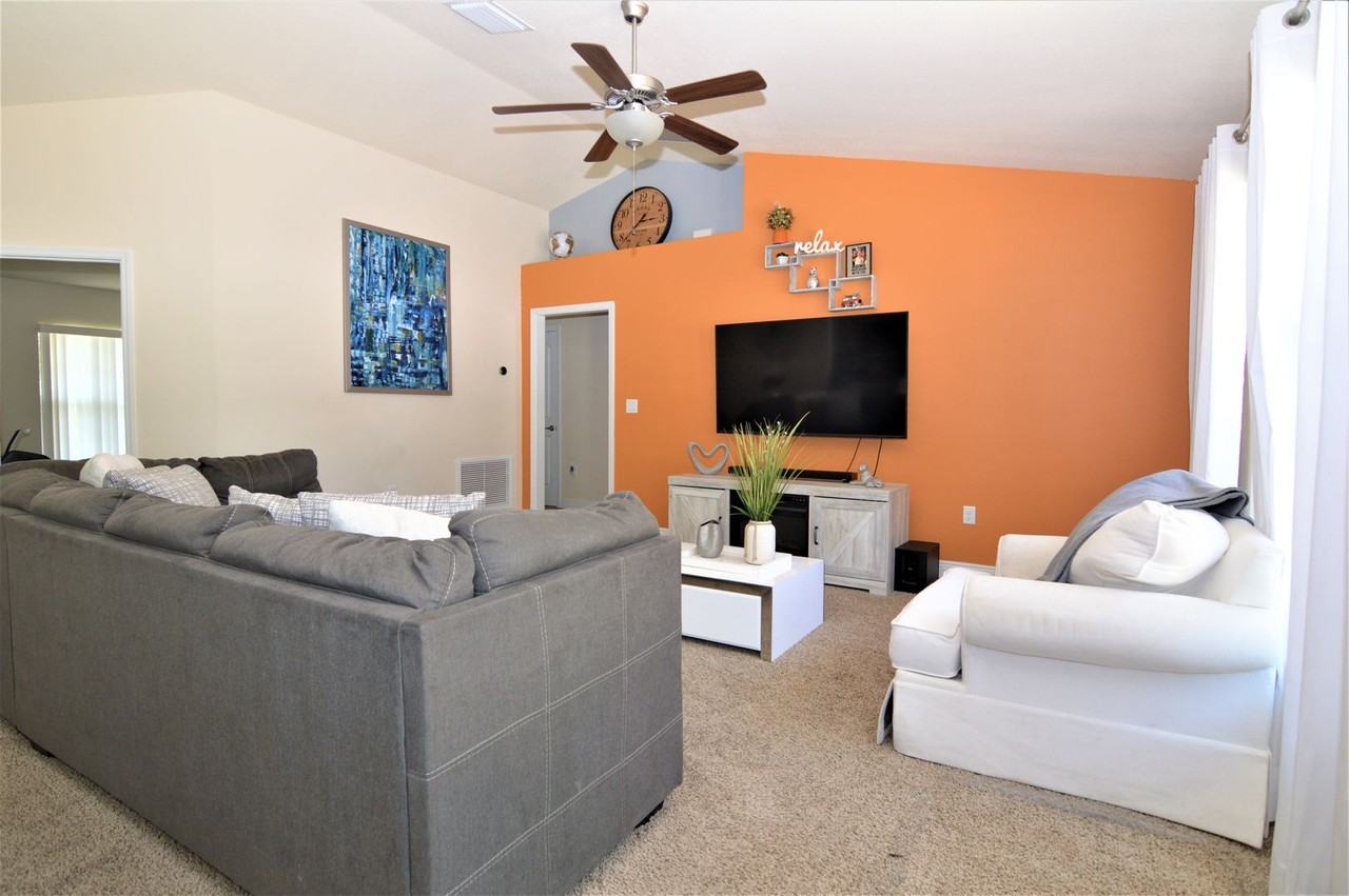 5803 Basswood Street - Photo 4 of 15