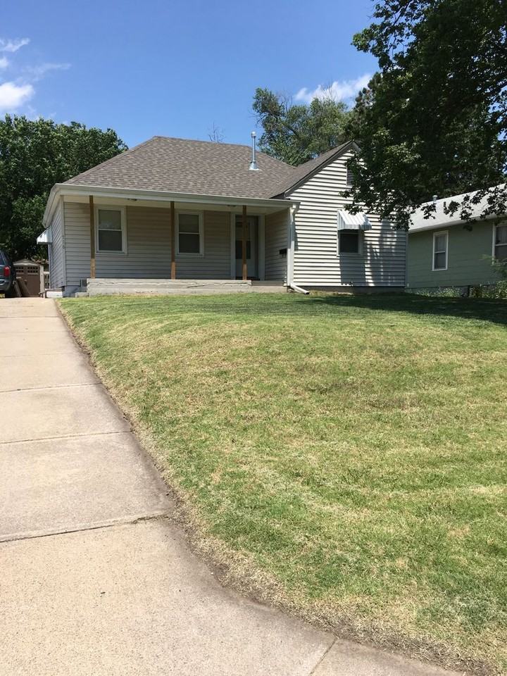 716 Bertrand St - Photo 2 of 15