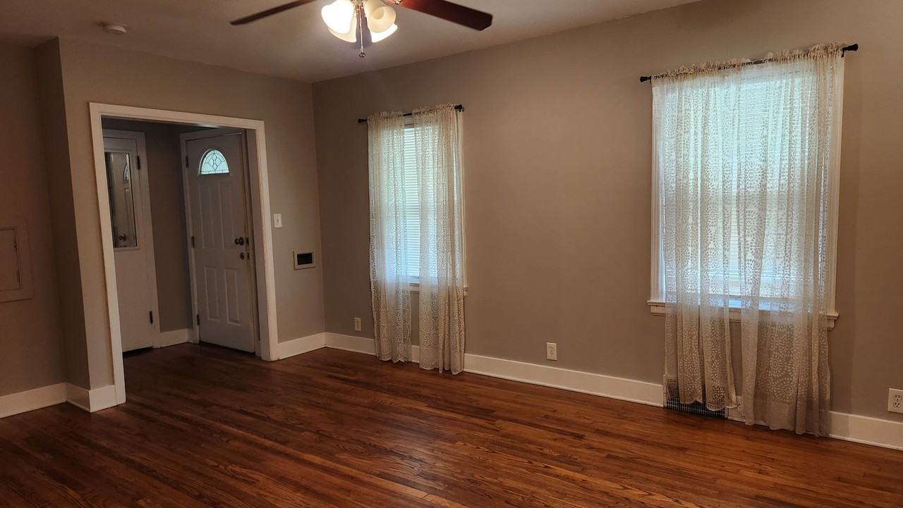 716 Bertrand St - Photo 4 of 15