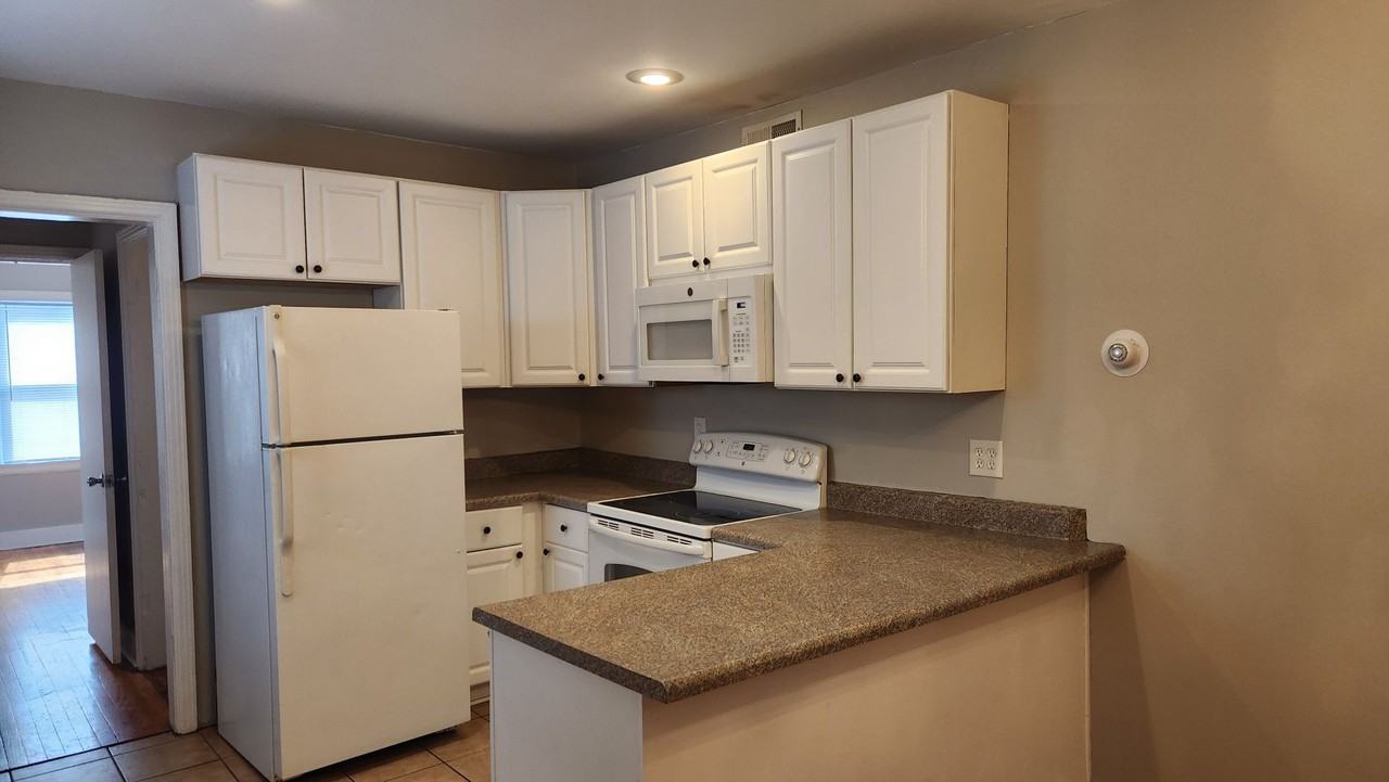 716 Bertrand St - Photo 6 of 15