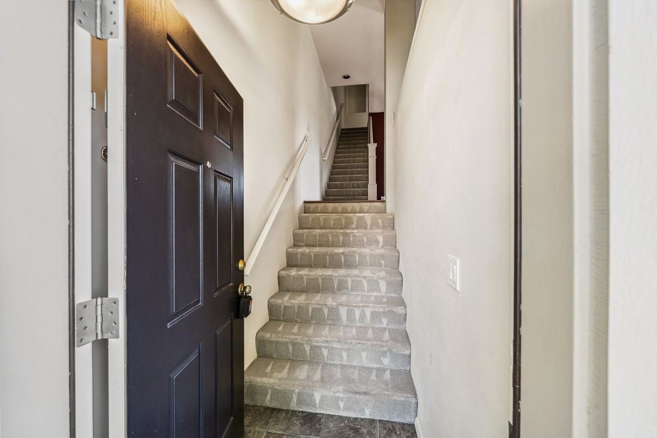 16884 Nw Shadow Hills Ln - Photo 3 of 32