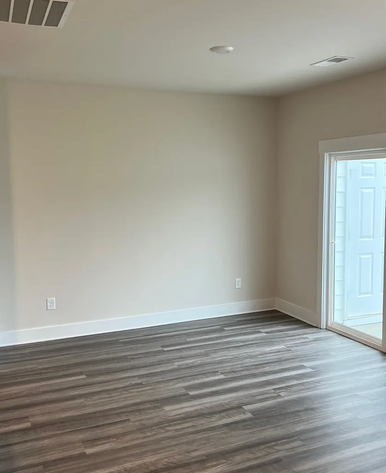 916 Yarn Way - Photo 5 of 27