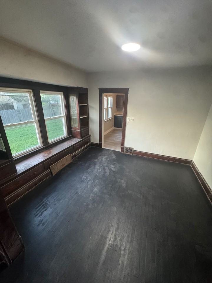 11401 Continental Avenue - Photo 5 of 23