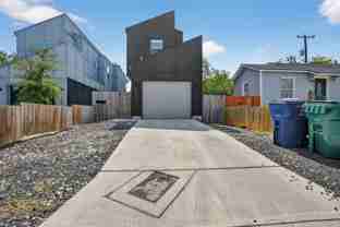 1906 E Crockett St - Photo 1 of 1