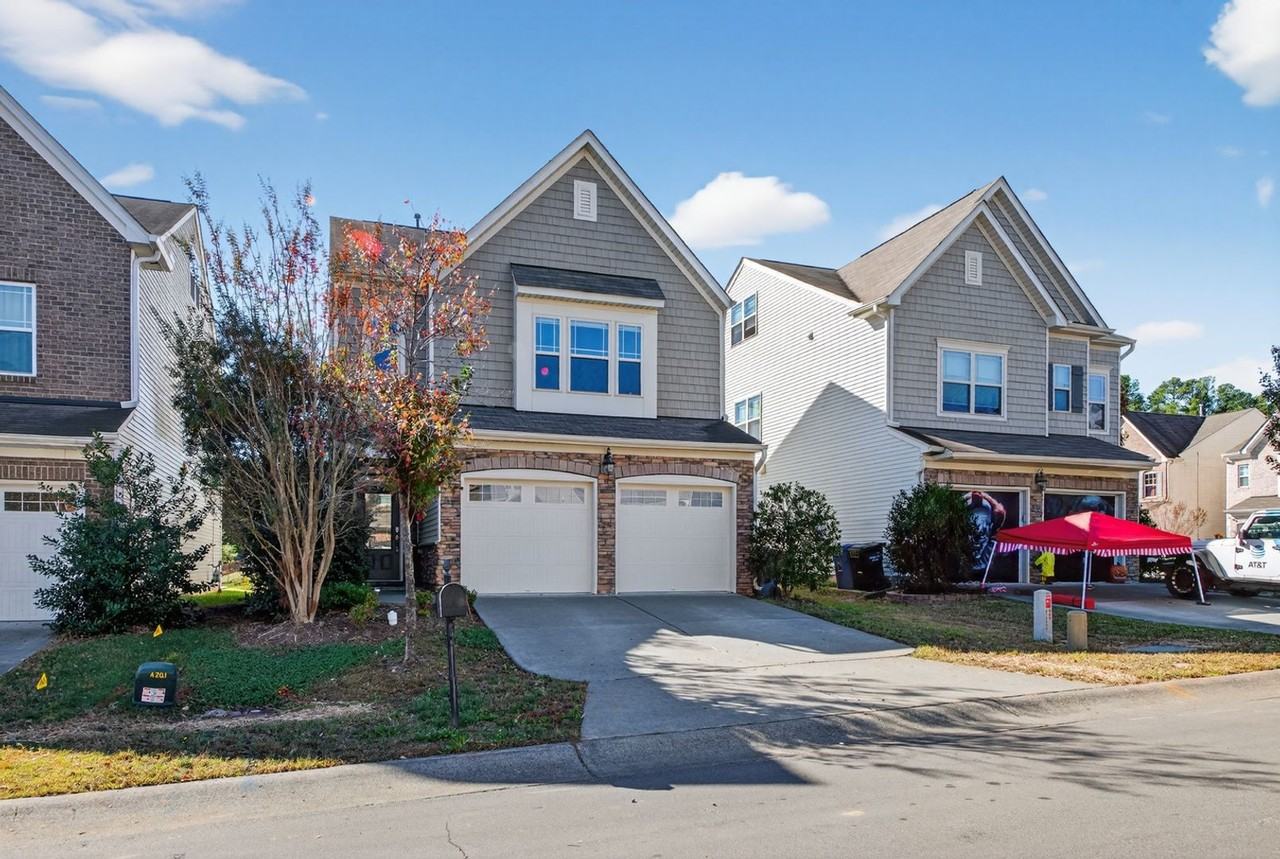 2059 October Dr - Photo 3 of 28