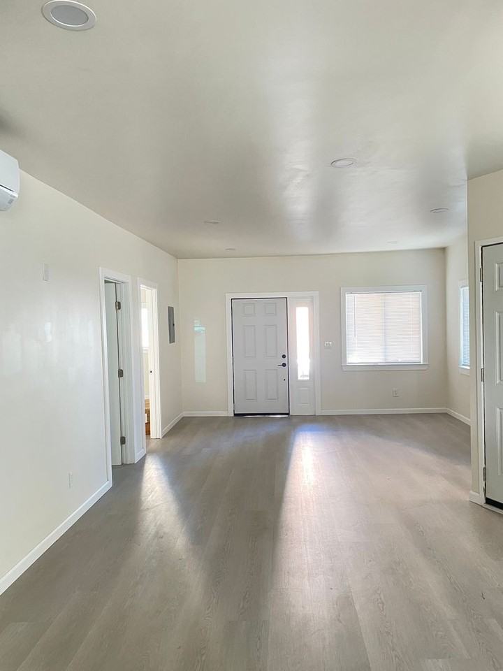 5801 Walnut St - Photo 2 of 9