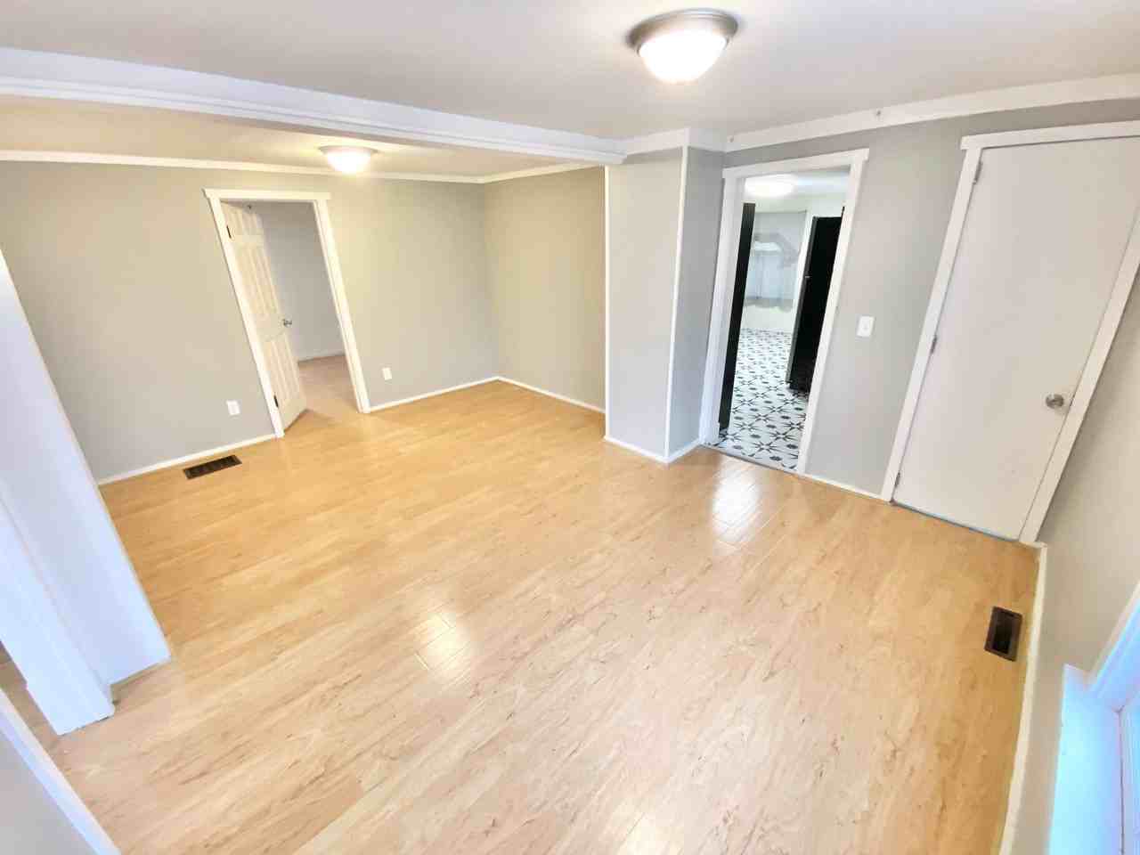 93 Walnut Street - Photo 5 of 22