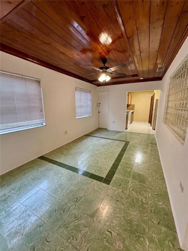 5700 Sw 42nd St - Photo 2 of 15