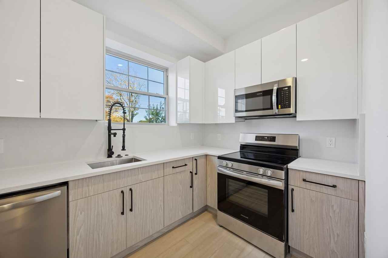 6399 Drexel Rd - Photo 2 of 33