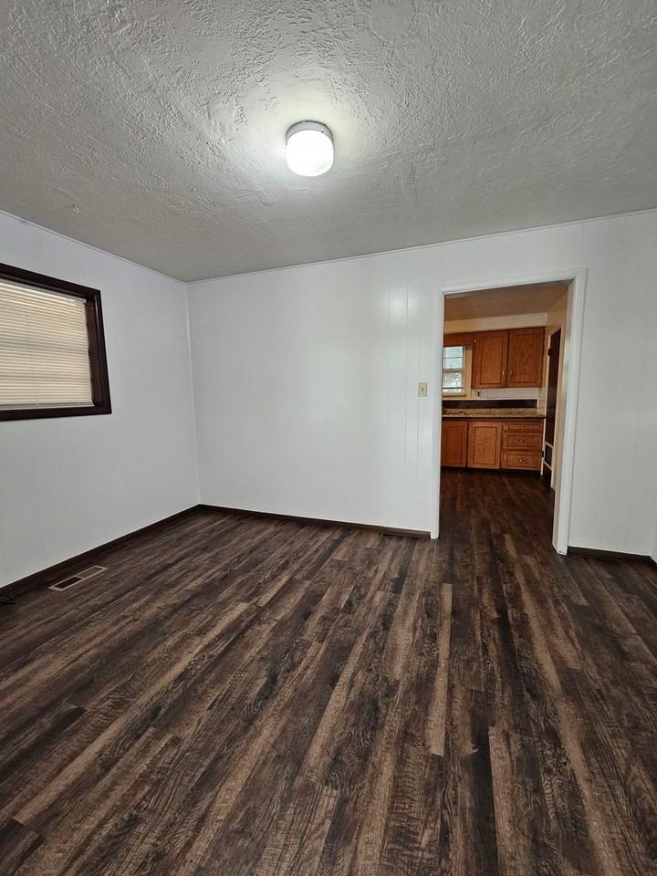 904 West Grant Street - Photo 6 of 15