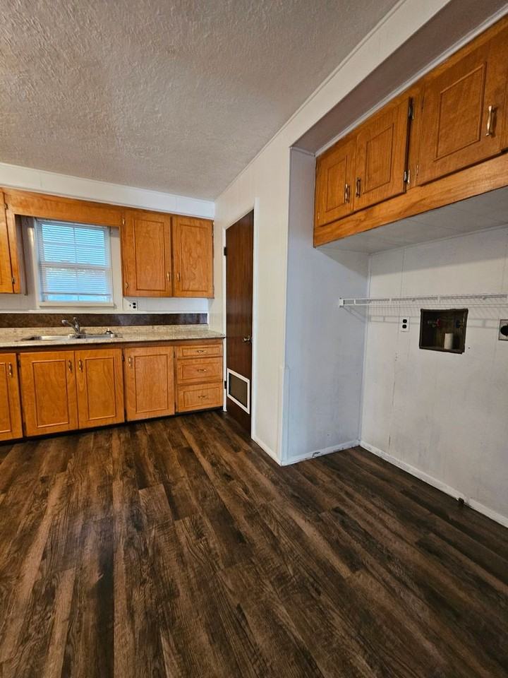 904 West Grant Street - Photo 7 of 15