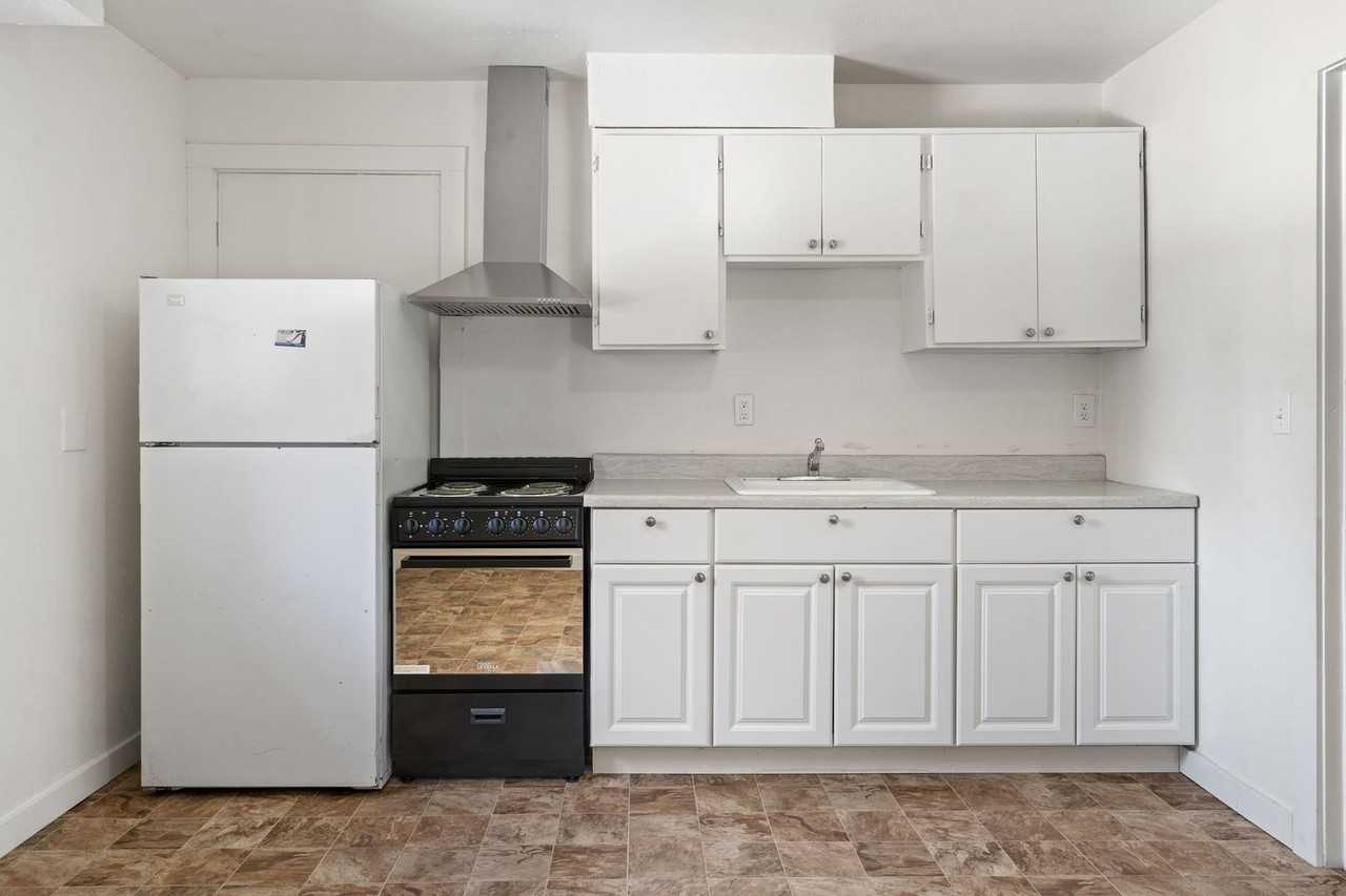 6043 -6051 NE Simpson - Photo 6 of 39