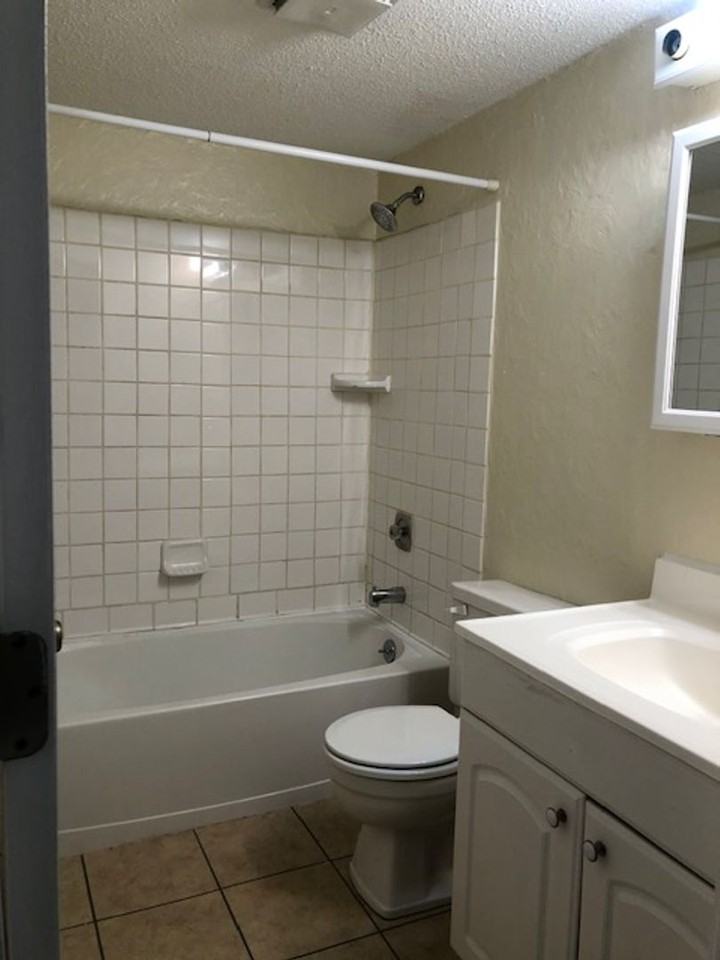 5881 Ryewyck Dr - Photo 6 of 8