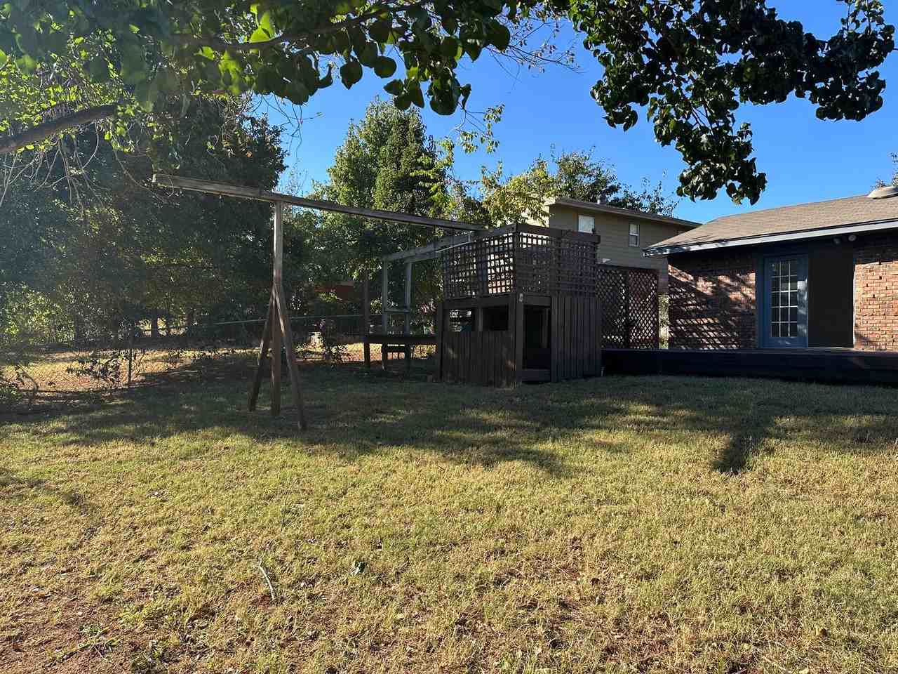 6520 N Grove Ave - Photo 3 of 23
