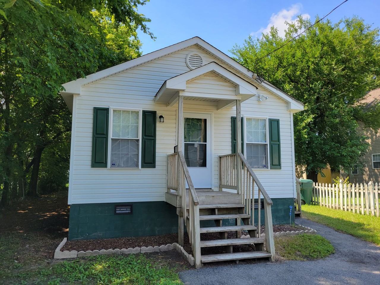 409 Hunter St - Photo 2 of 33