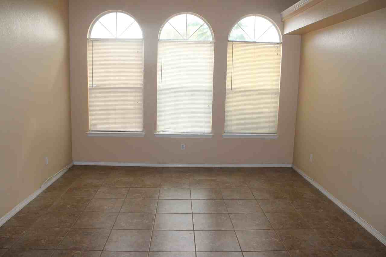 11613 Sandy Plateau Cir - Photo 3 of 23