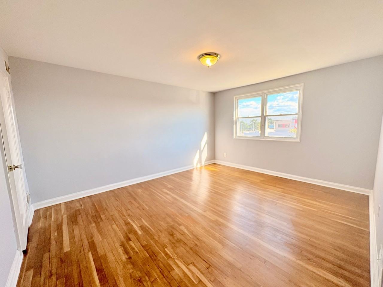 5448 Addington Rd - Photo 5 of 19