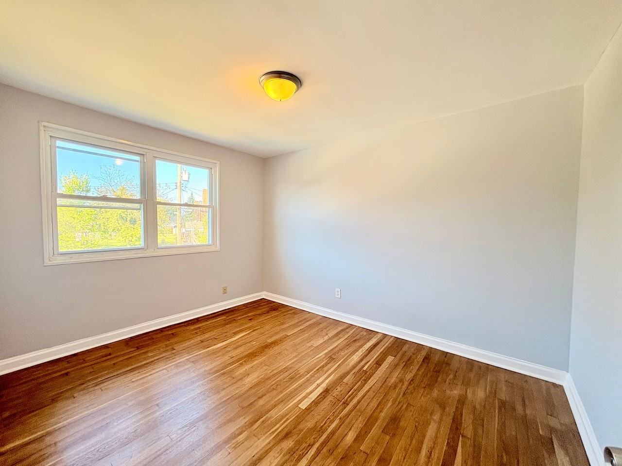 5448 Addington Rd - Photo 6 of 19