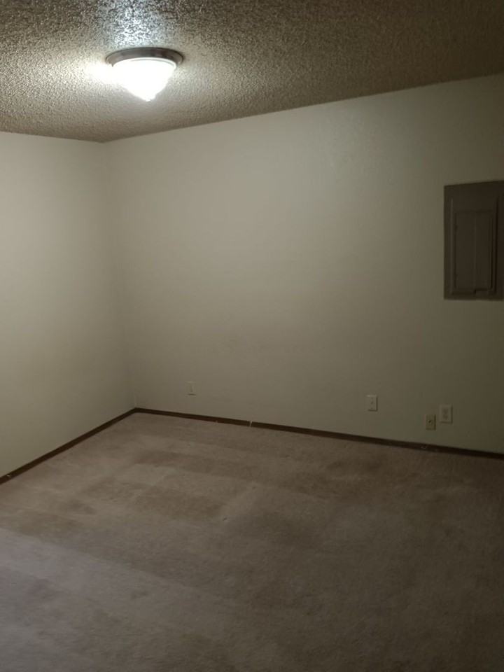 8404 S Camay Ave - Photo 2 of 5