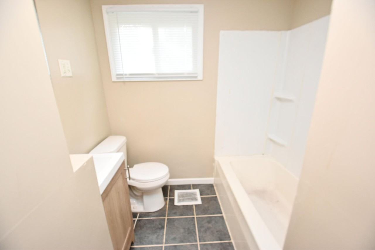 820 Lancaster Dr - Photo 7 of 14