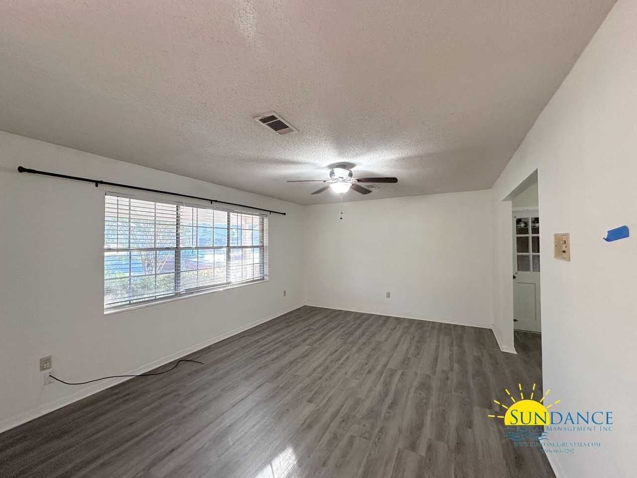 312 Jonquil Avenue Northwest - Photo 5 of 24