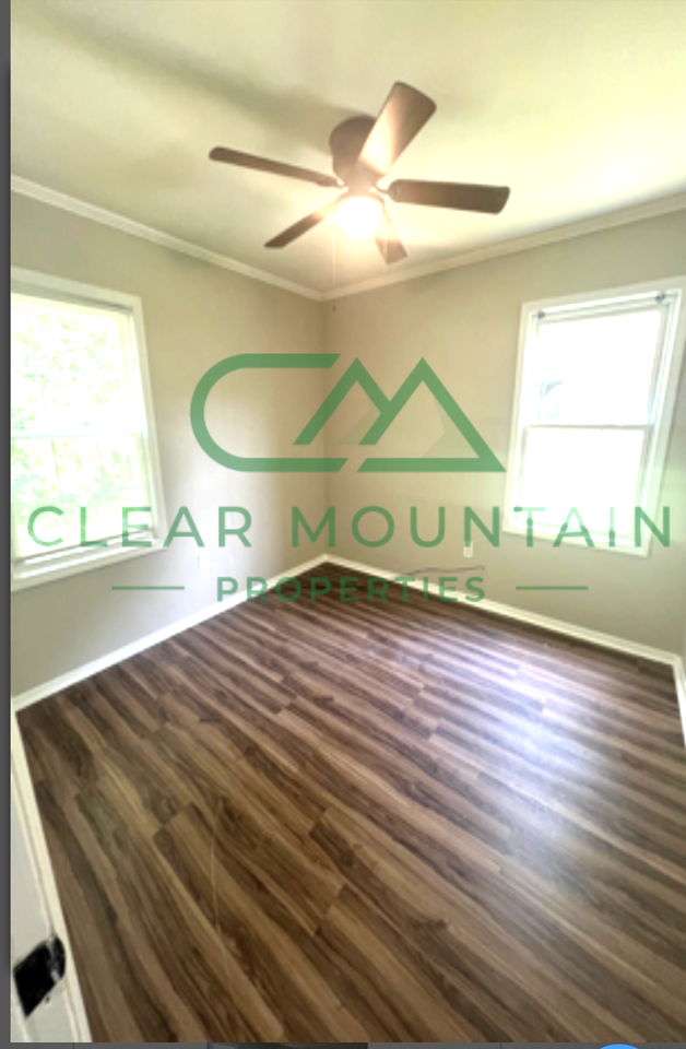 412 Hagood St - Photo 2 of 9