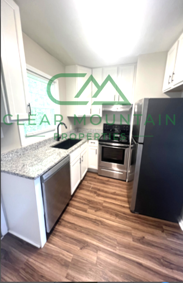 412 Hagood St - Photo 4 of 9