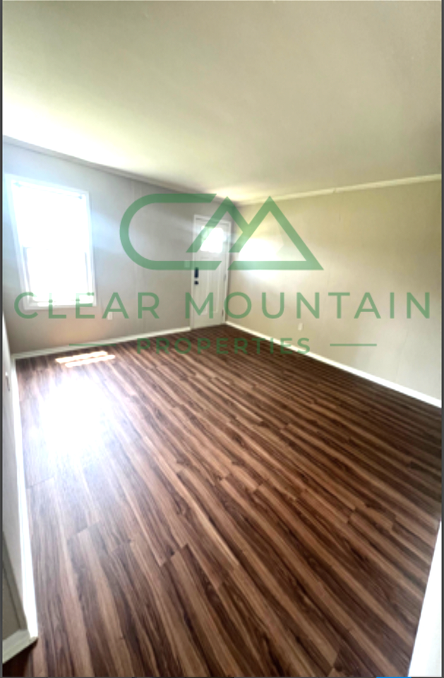 412 Hagood St - Photo 7 of 9