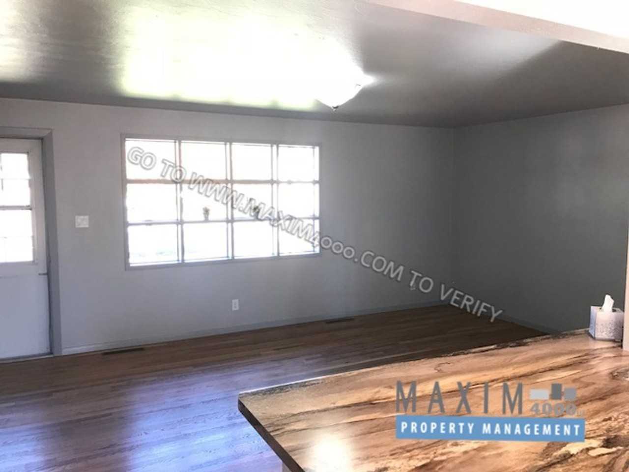 121 Orchard Ave - Photo 2 of 11