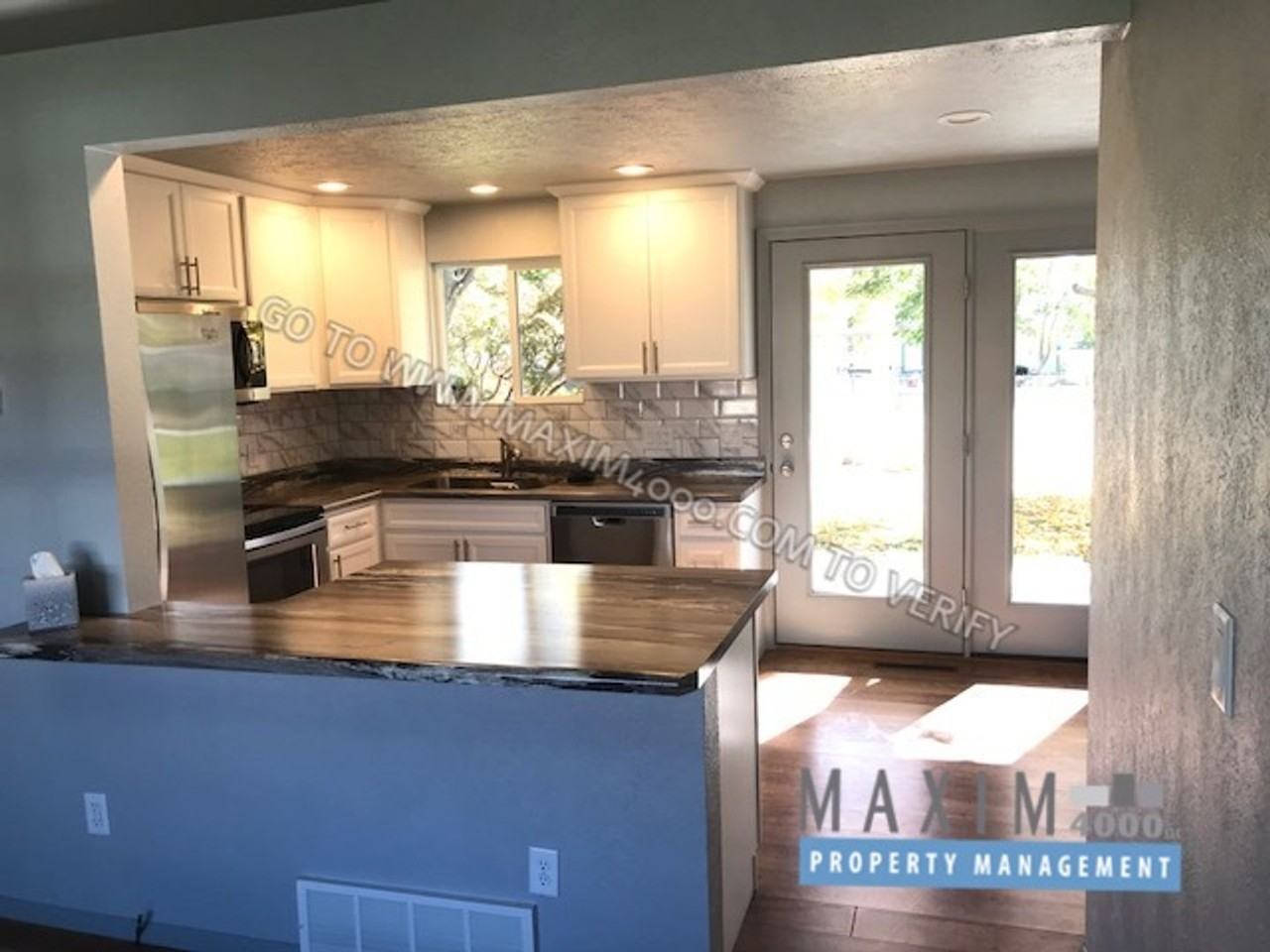 121 Orchard Ave - Photo 3 of 11