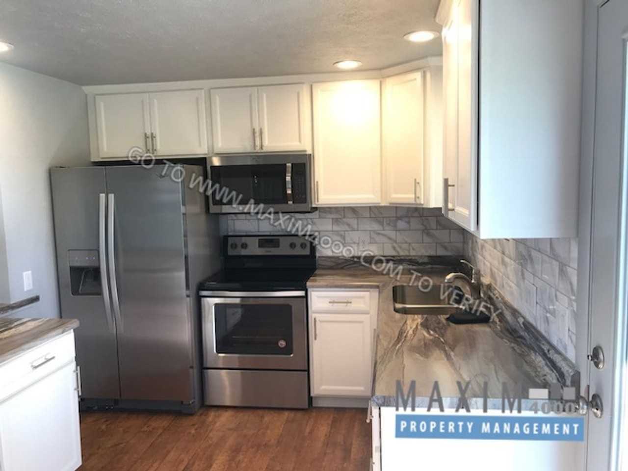 121 Orchard Ave - Photo 4 of 11