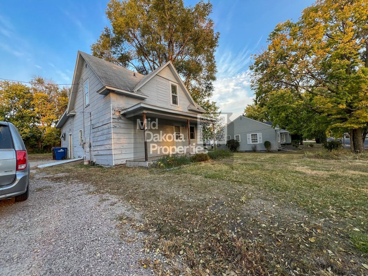 413 N Iowa St - Photo 2 of 19