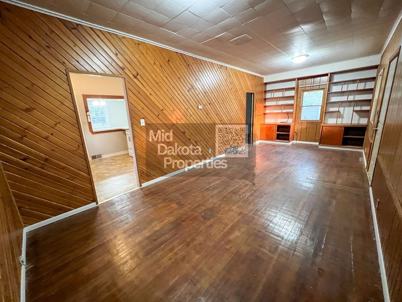 413 N Iowa St - Photo 4 of 19