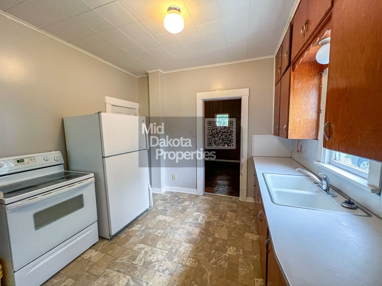 413 N Iowa St - Photo 5 of 19