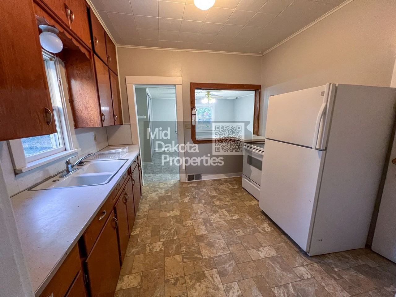 413 N Iowa St - Photo 6 of 19