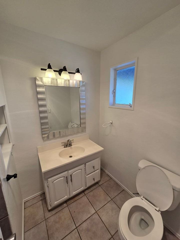 3534 Florida Street Northeast - Photo 5 of 28