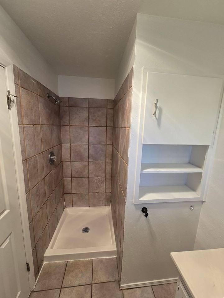 3534 Florida Street Northeast - Photo 6 of 28