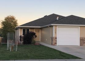 featured image of 2061 Lakehills Dr