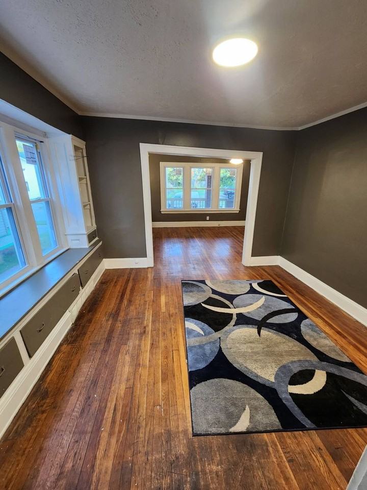 3658 E 143rd Street, Cleveland, OH 44120 - Photo 4 of 50